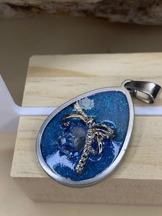 Parure collier et boucles d’oreilles noeud argenté bleu océan